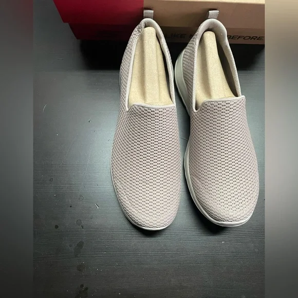 Sketchers GoWalk JOY *Excellent Condition*. Size 9 Womens - Picture 4 of 9